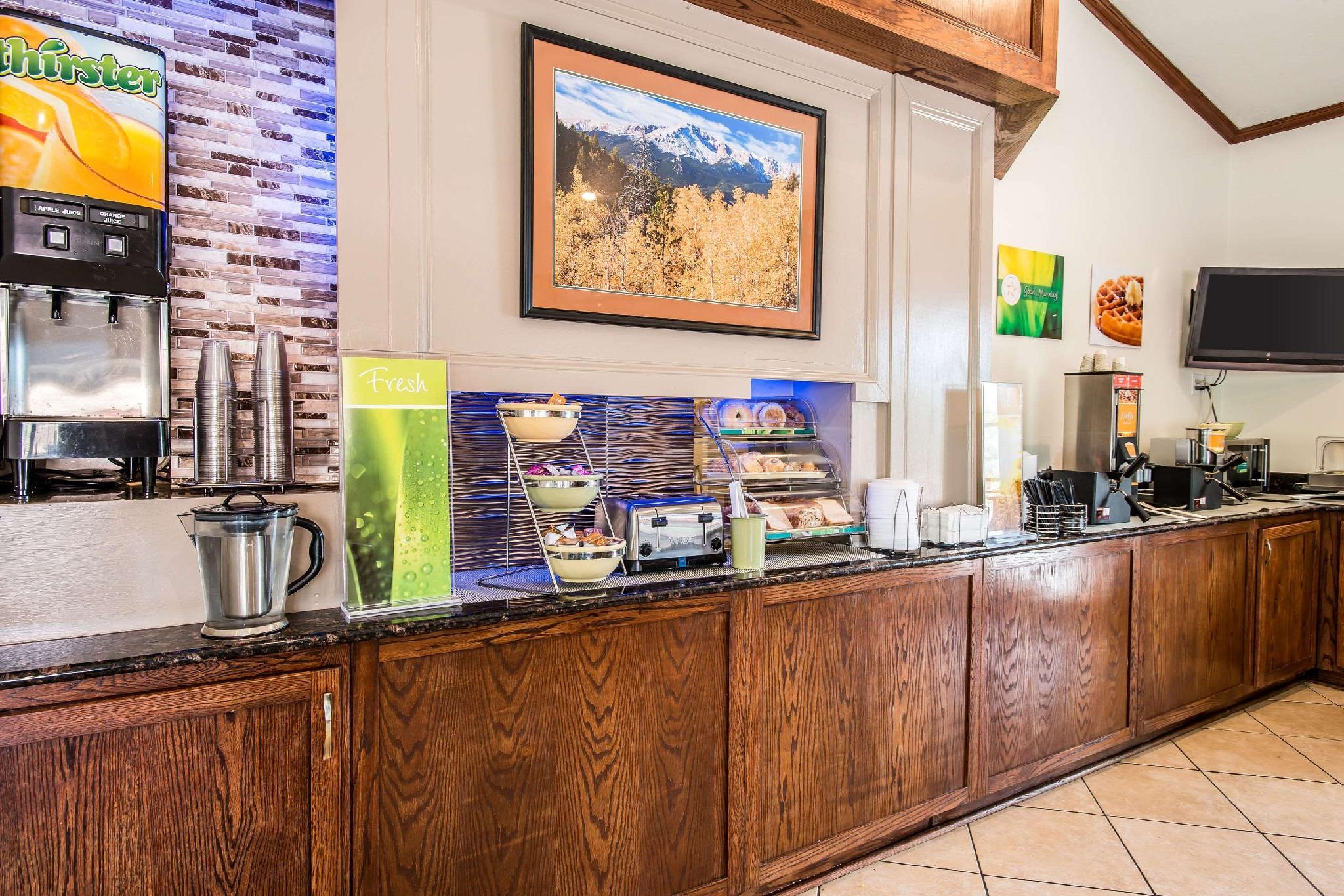 Quality Inn & Suites Garden Of The Gods Colorado Springs Exterior photo