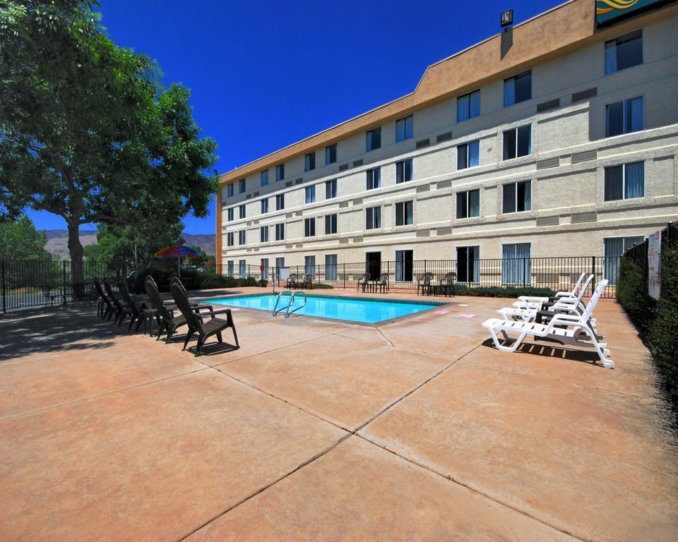 Quality Inn & Suites Garden Of The Gods Colorado Springs Exterior photo