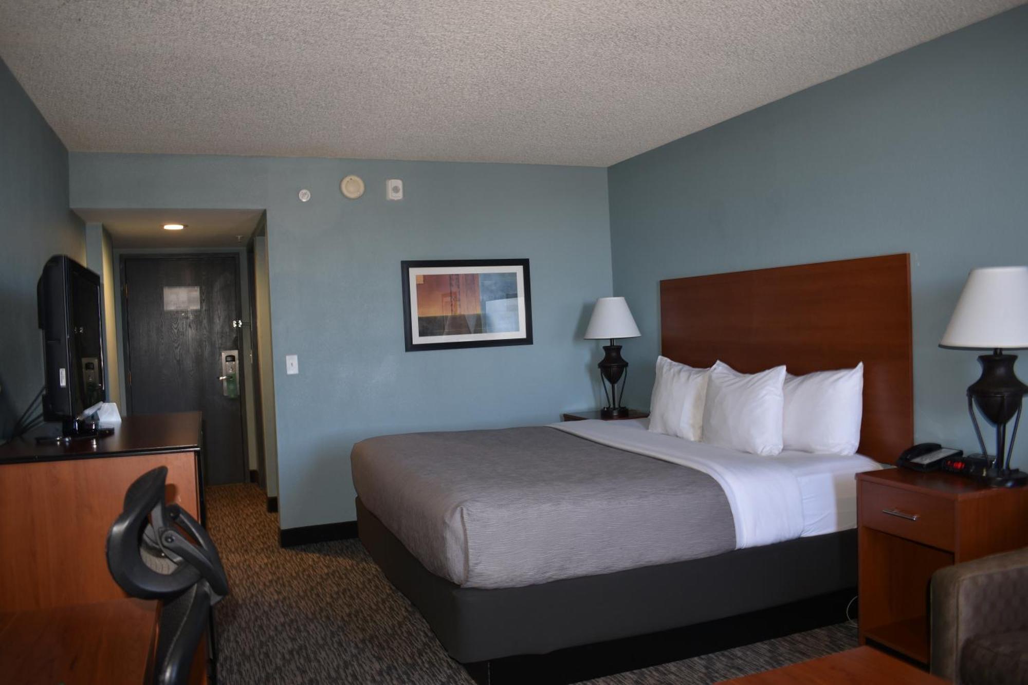 Quality Inn & Suites Garden Of The Gods Colorado Springs Exterior photo