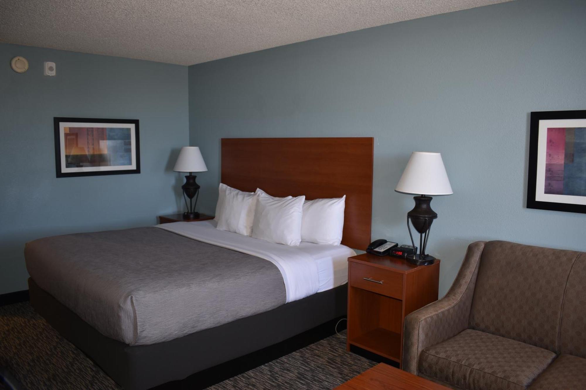 Quality Inn & Suites Garden Of The Gods Colorado Springs Exterior photo