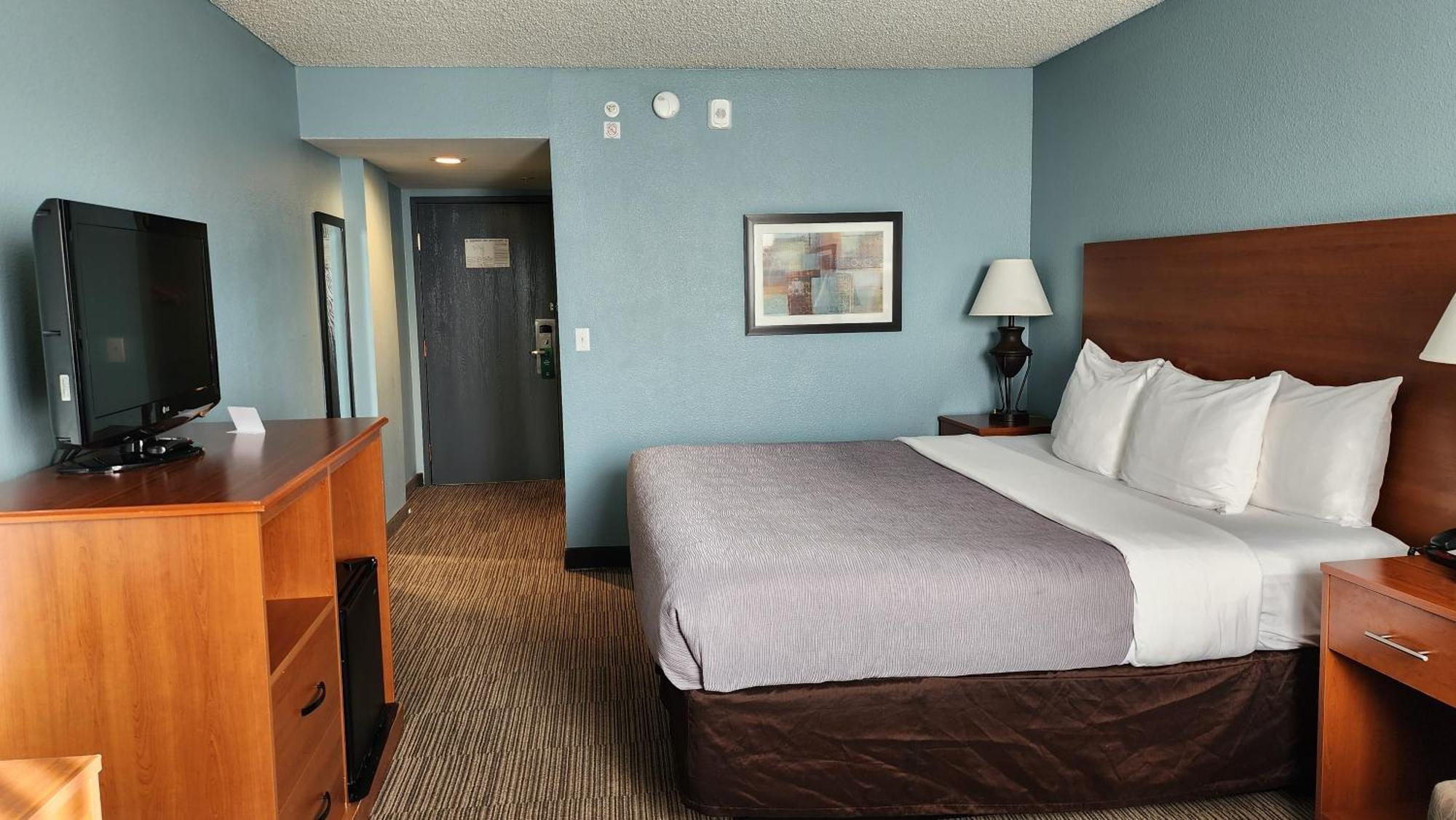 Quality Inn & Suites Garden Of The Gods Colorado Springs Exterior photo