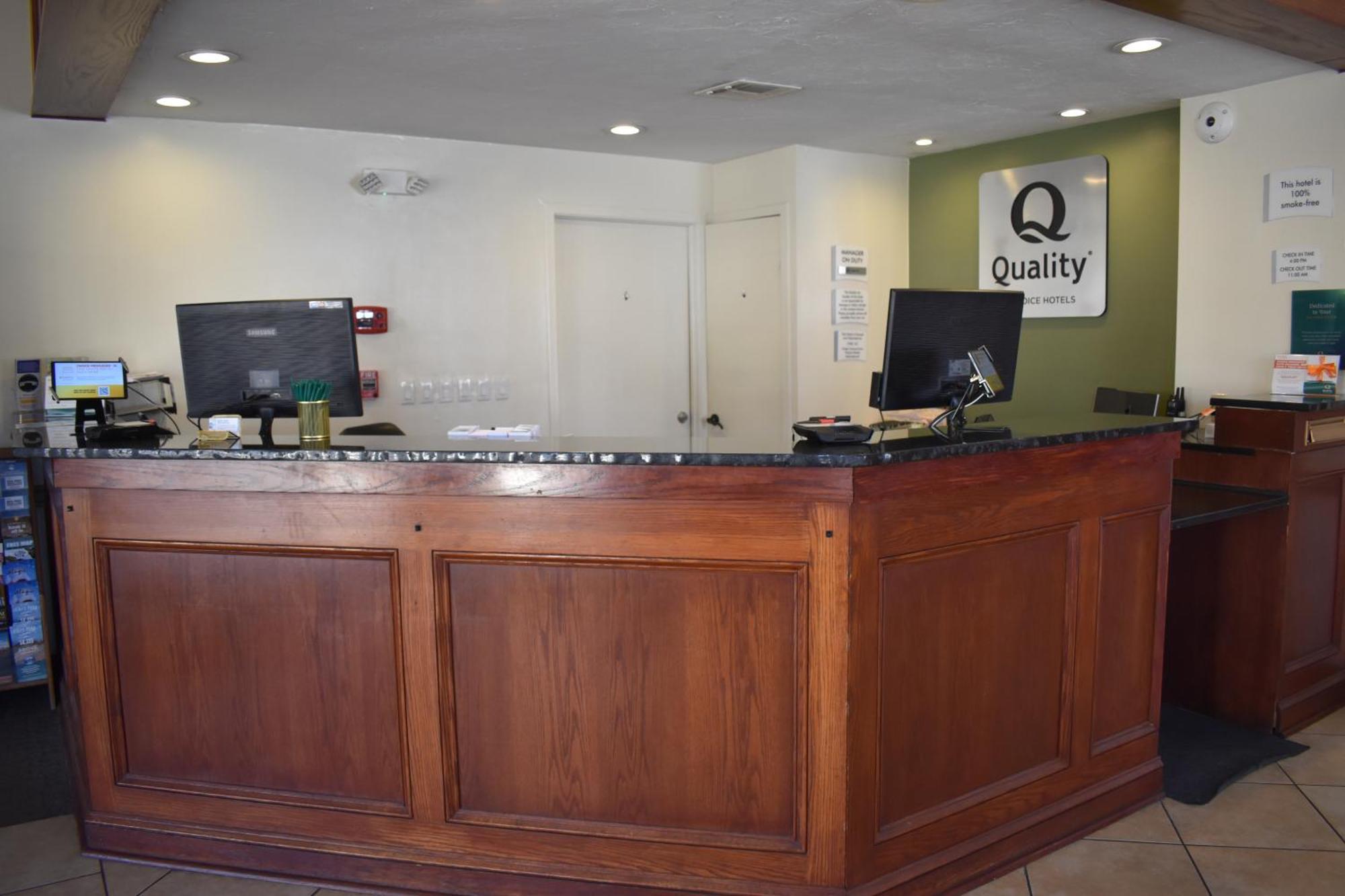 Quality Inn & Suites Garden Of The Gods Colorado Springs Exterior photo